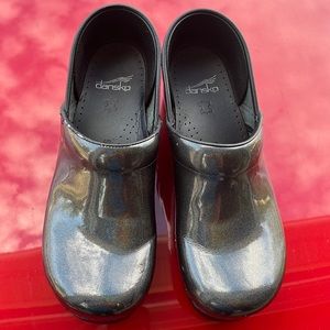 DANSKO “oil slick” design clog